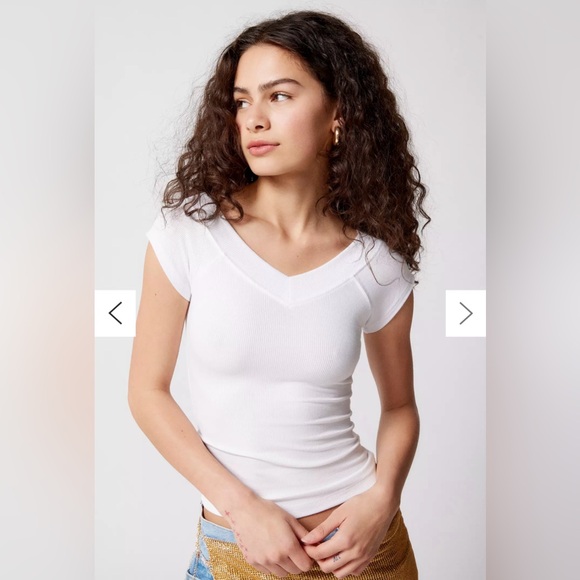 Urban Outfitters BDG Shannen V-Neck Top White - Picture 2 of 10
